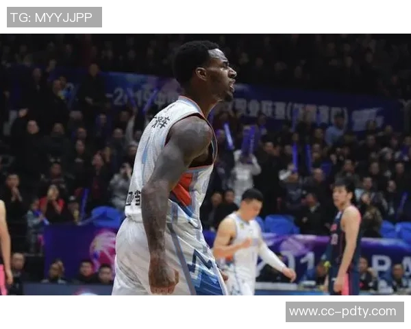 白巧克力分析狄龙替换里夫斯对湖人影响强调球队急需提升投射能力