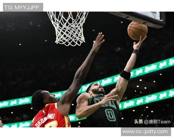 杰伦布朗主动请缨防守小卡马祖拉称赞其斗志与硬气